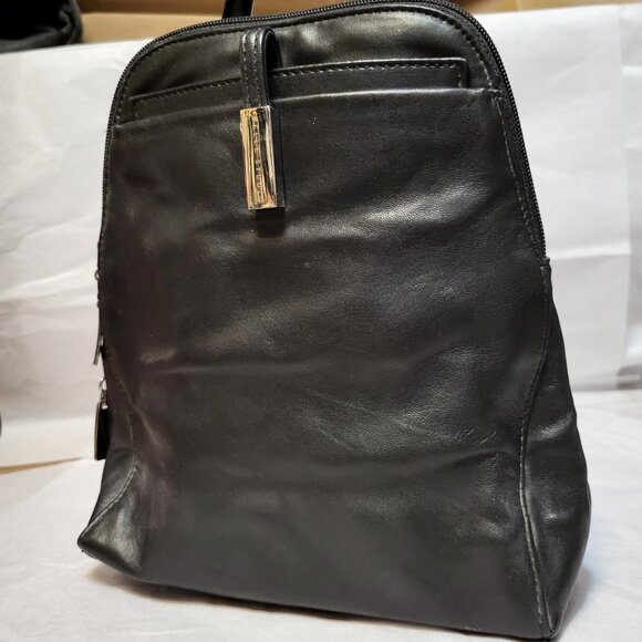 PELLE STUDIO FOR WILSONS LEATHER VINTAGE BLACK SLING BACKPACK - Picture 2 of 6